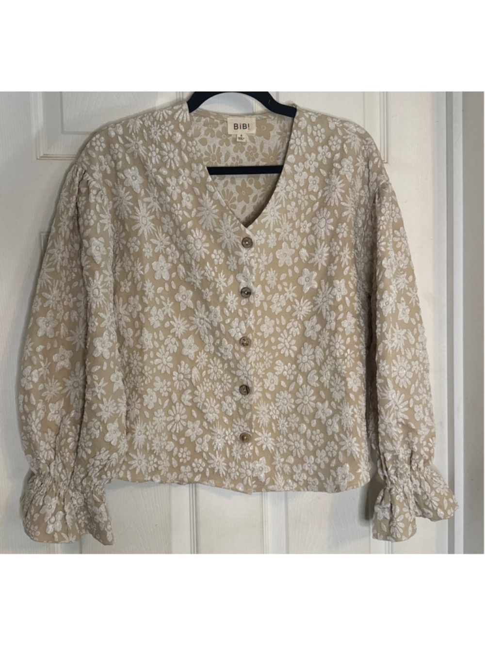 BiBi Beige & White Floral Blouse, Size S - Picture 2 of 5